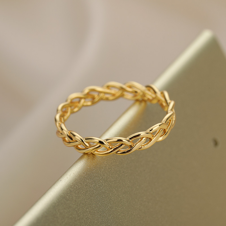 Classic Golden Chain Link Ring