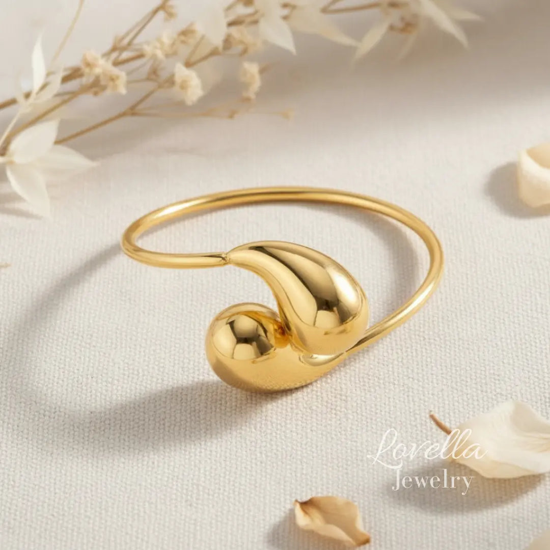Sculpted Gold Drop Bracelet