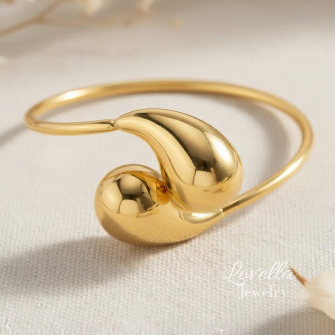 Sculpted Gold Drop Bracelet