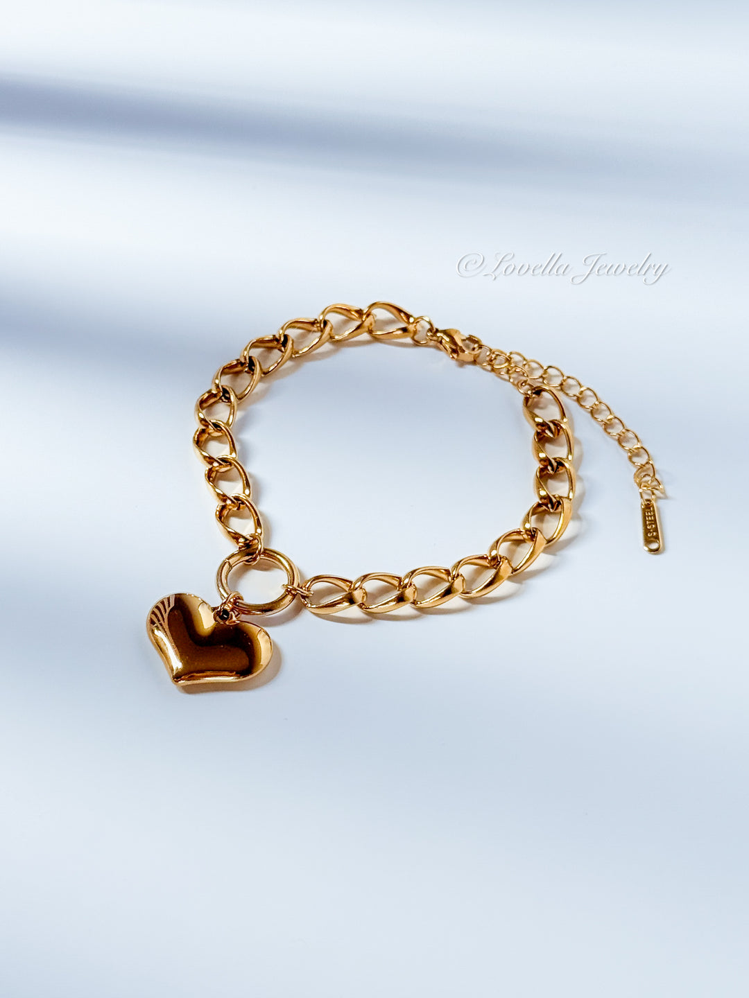 Gold Heart Charm Link Bracelet