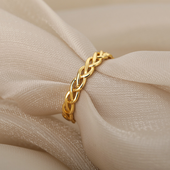 Classic Golden Chain Link Ring