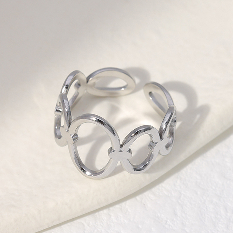 Interlocking Circles Gold Ring