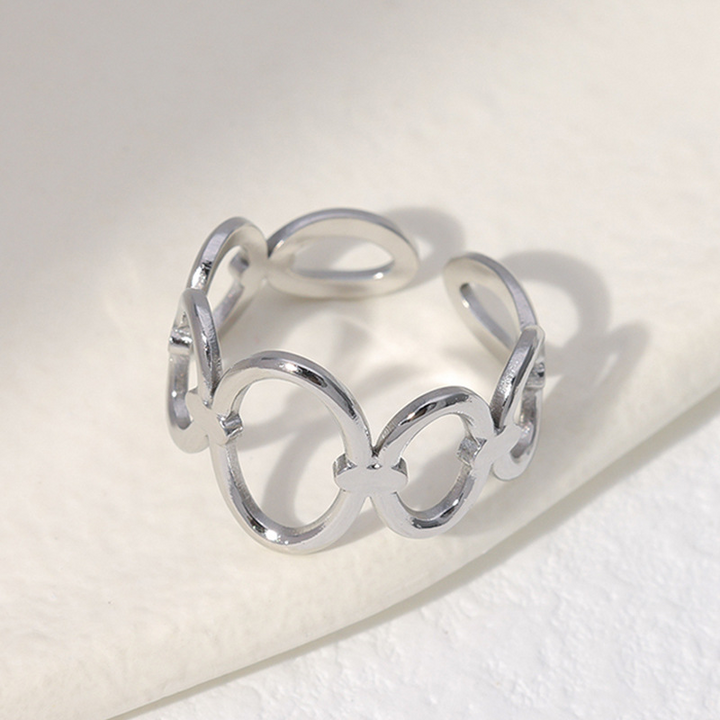 Interlocking Circles Gold Ring