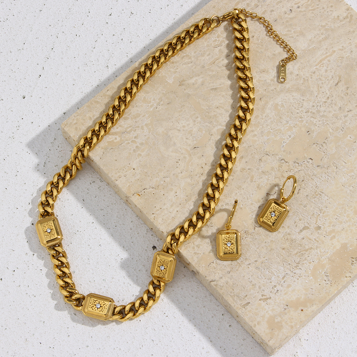 Golden Necklace with Star-Shaped Crystal