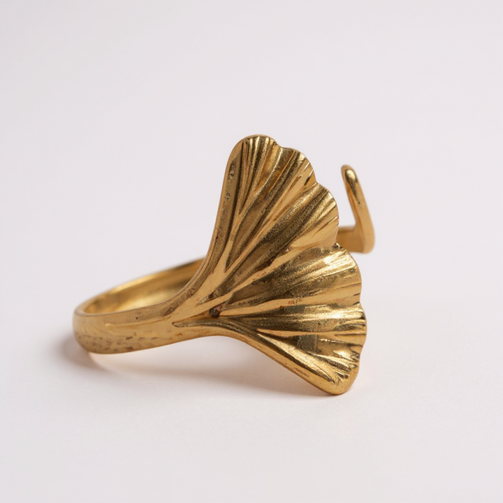 Open Leaf Ring – Gold