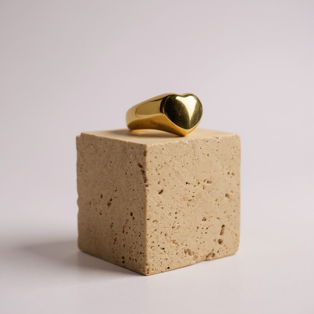 Heart Signet Ring – Gold
