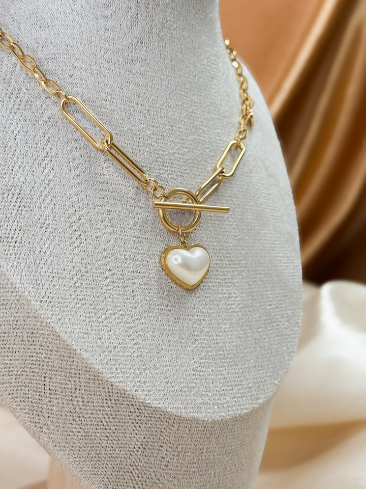 Gold Chain Necklace with Pearl Heart Pendant – Modern Toggle Design