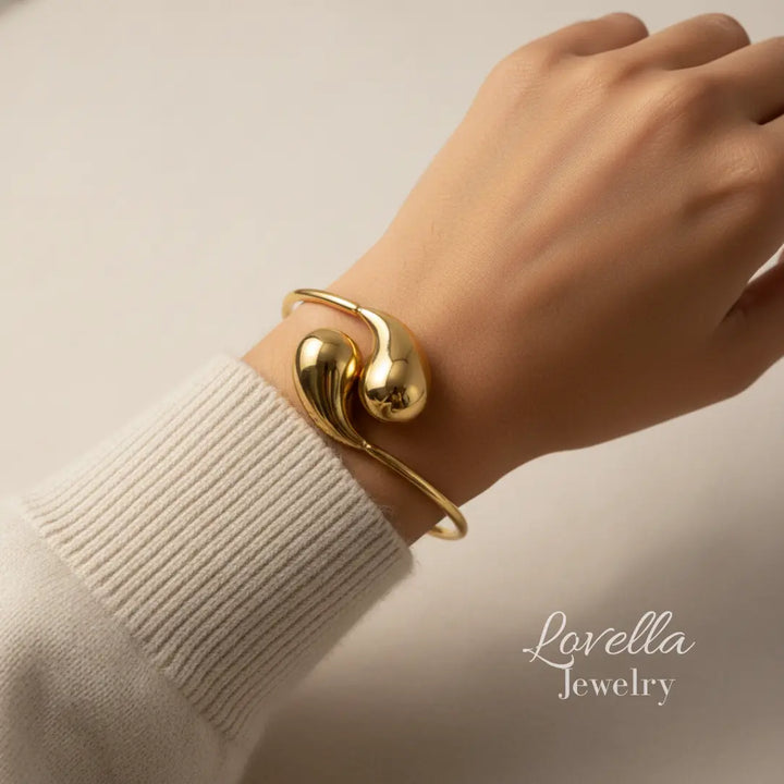 Sculpted Gold Drop Bracelet