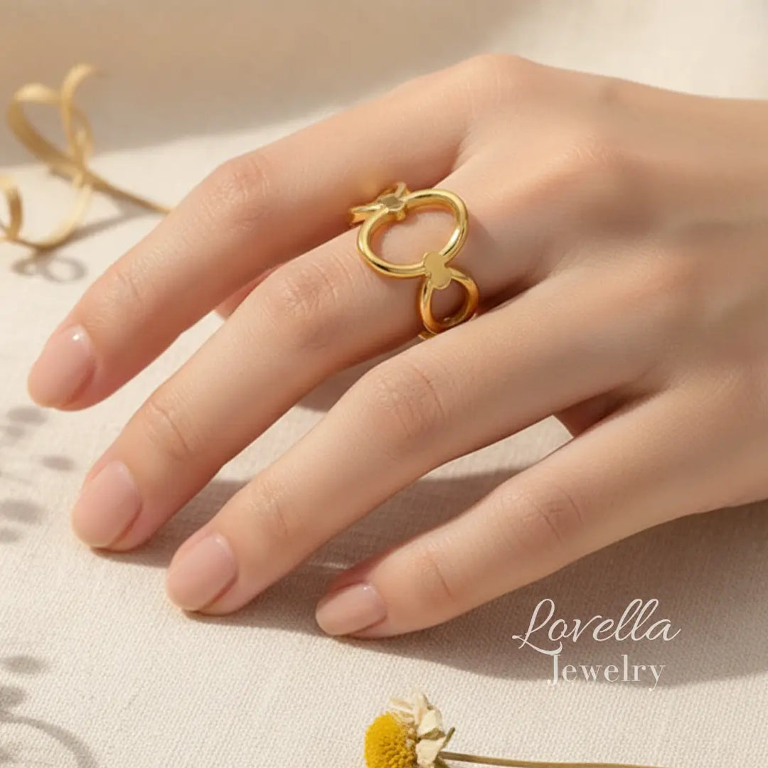 Linked circle ring on hand, gold adjustable fit  