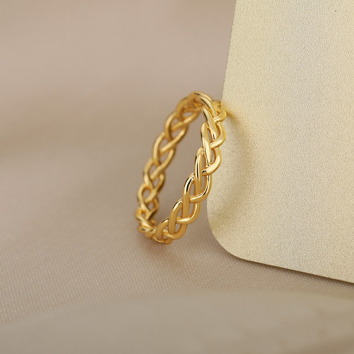 Classic Golden Chain Link Ring