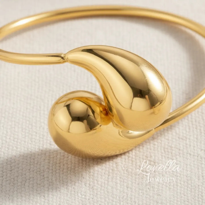 Sculpted Gold Drop Bracelet