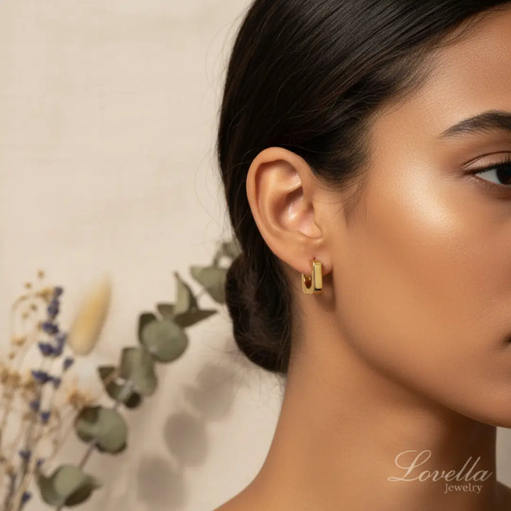 Aretes Huggie Cuadrados | Oro (14 mm)