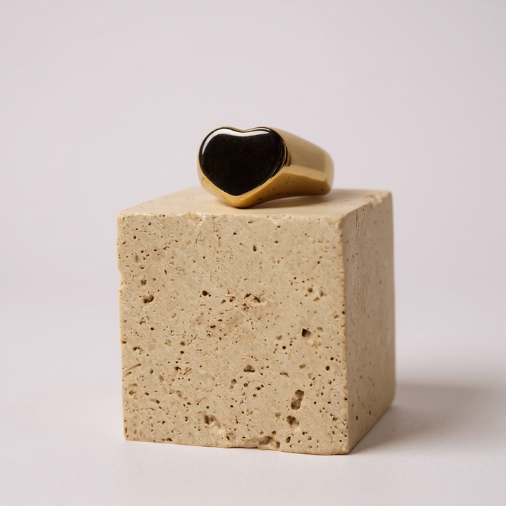 Heart Signet Ring – Gold