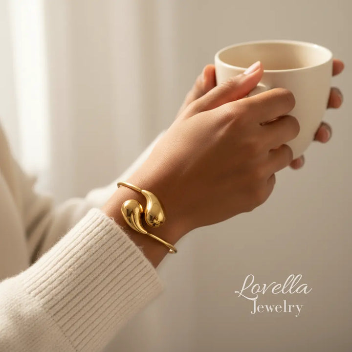 Sculpted Gold Drop Bracelet