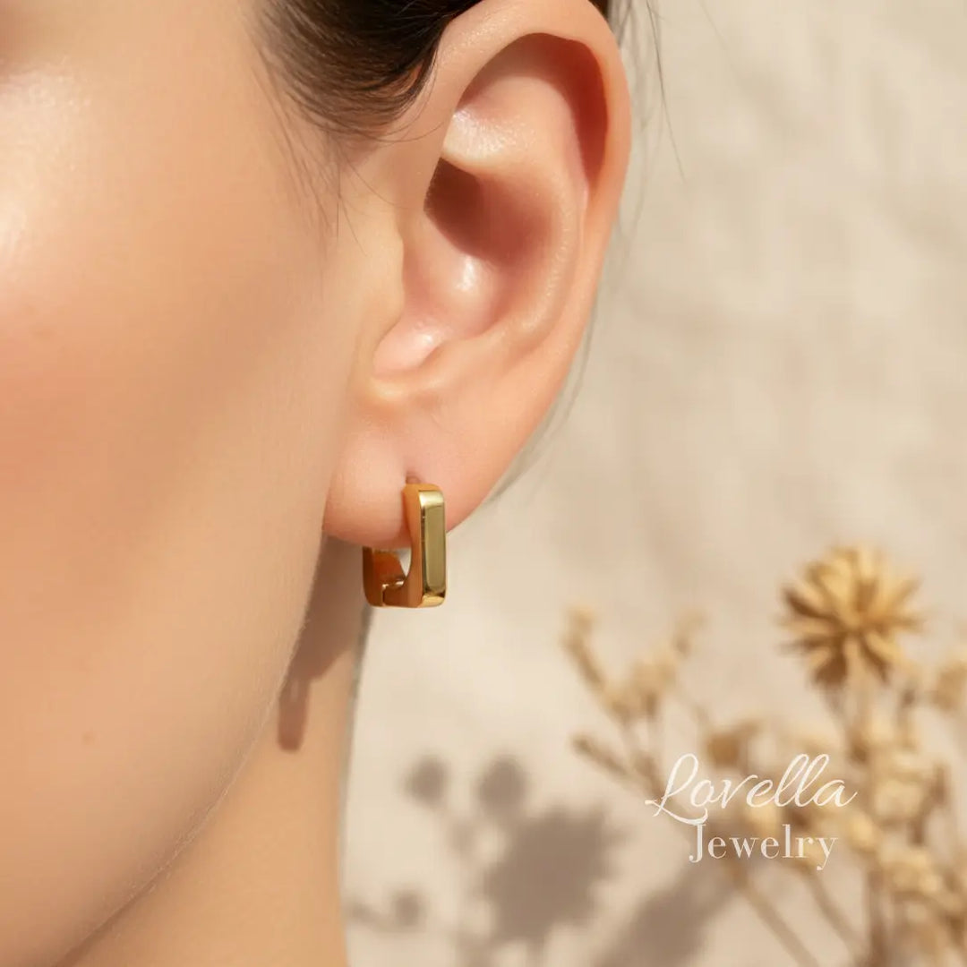Aretes Huggie Cuadrados | Oro (14 mm)