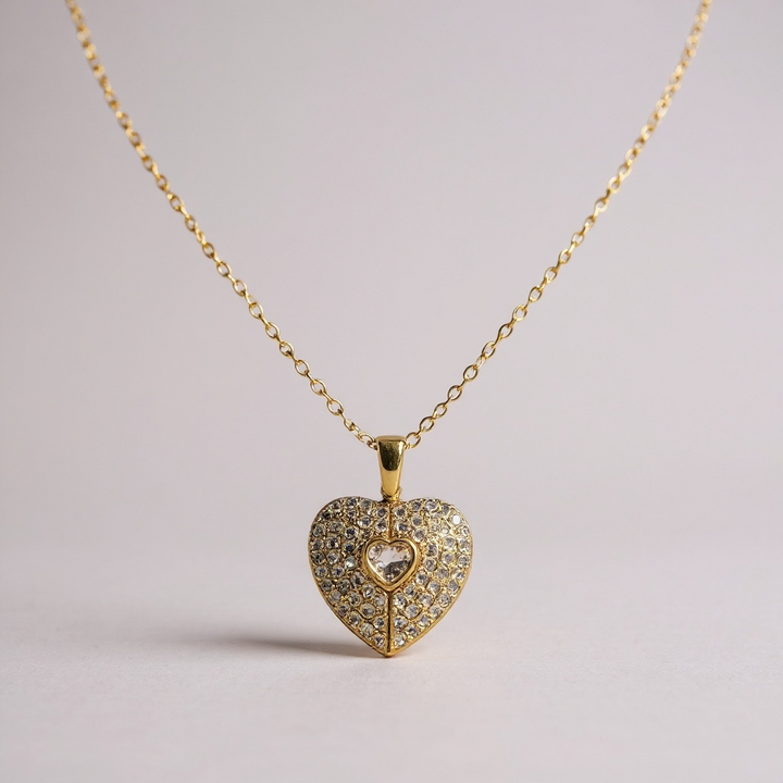 Collar con colgante de corazón brillante: joyería romántica de acero inoxidable